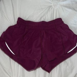 Lululemon Hotty hot 2.5 low rise